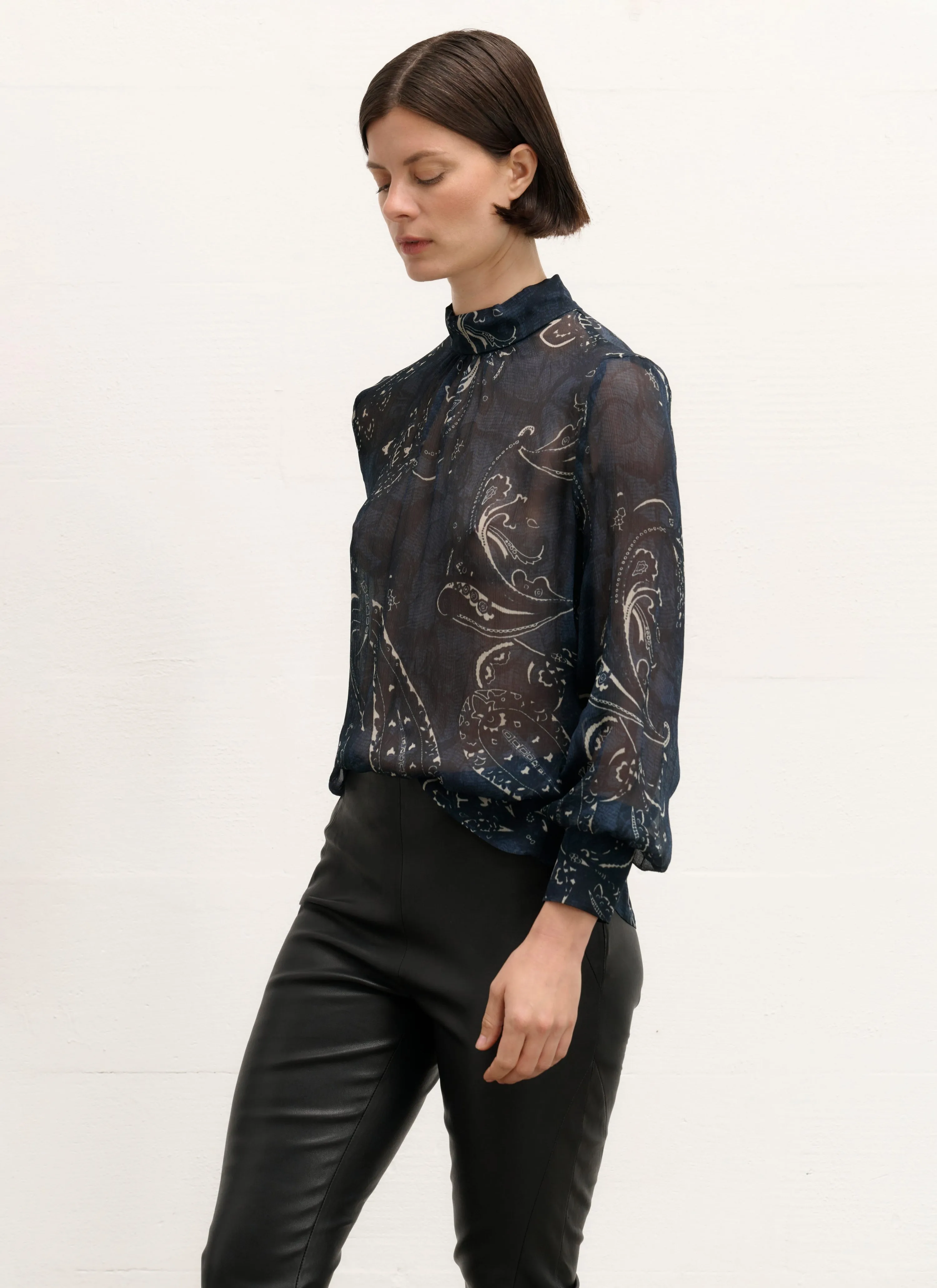 Blouse | Viscose Crepe | Kirika | black blue paisley