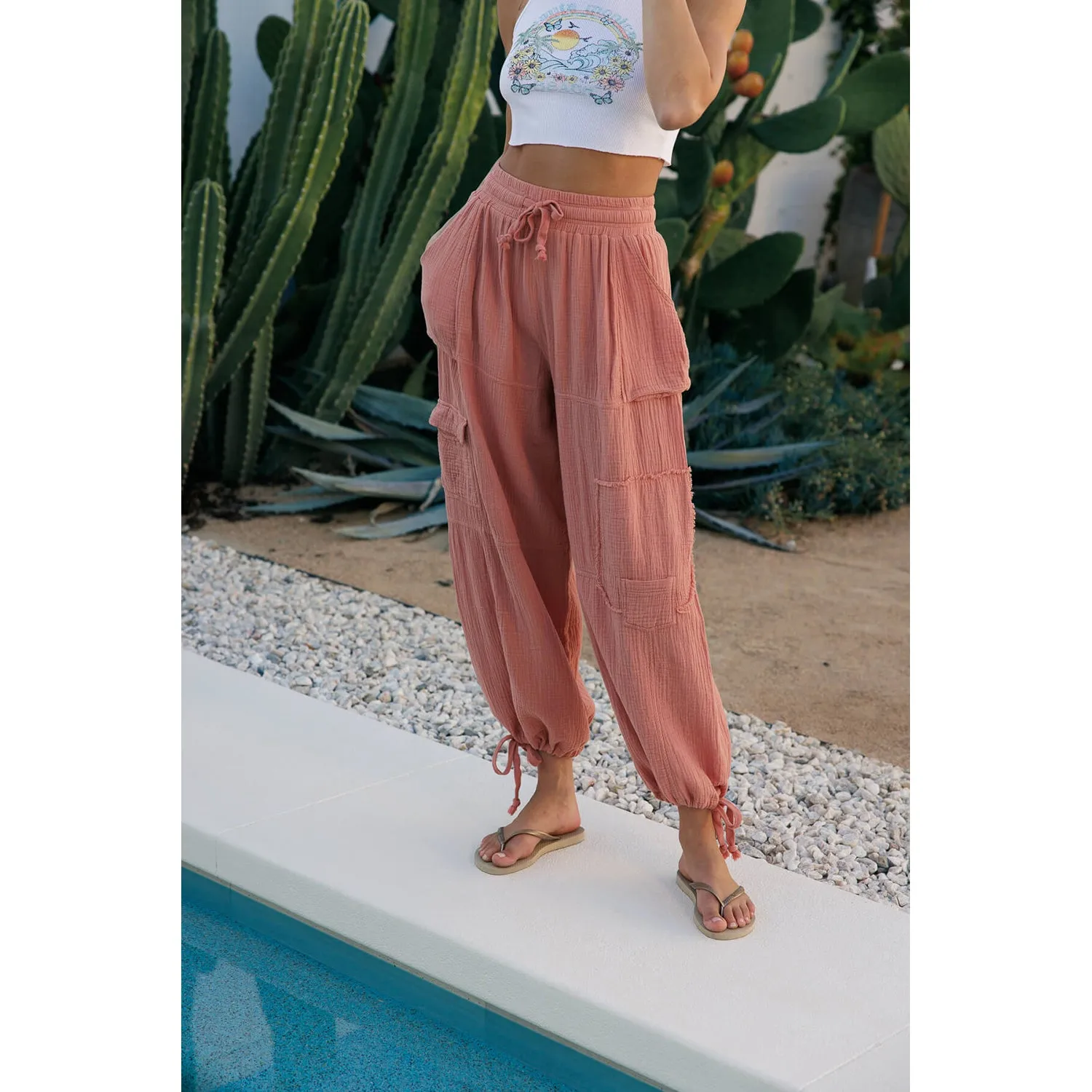 Crinkle Gauze Cargo 2-In-1 Drawstring Tie Hem Jogger - Coral