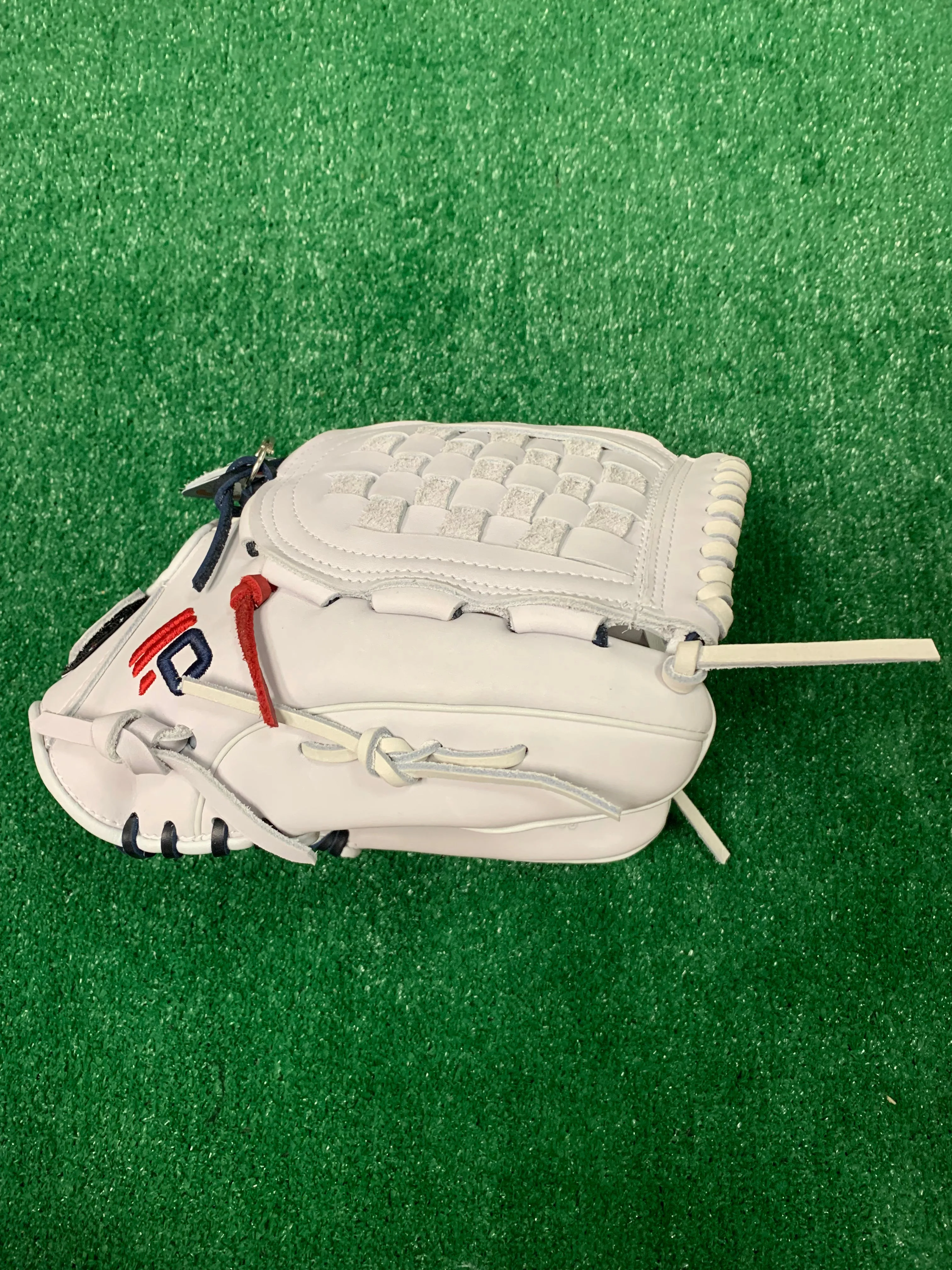 Nokona American Kip™ 12.5" Fastpitch Glove - White