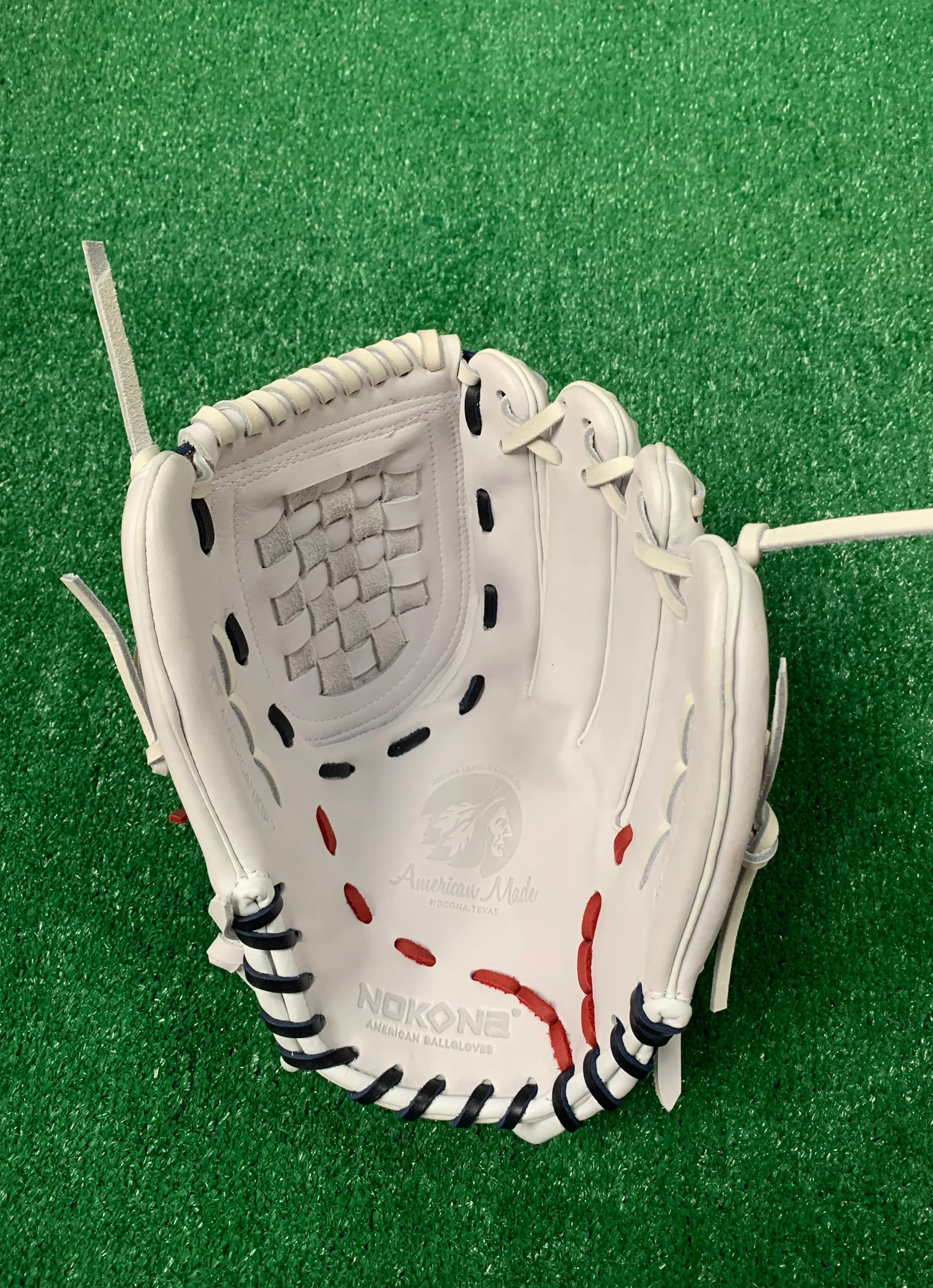 Nokona American Kip™ 12.5" Fastpitch Glove - White