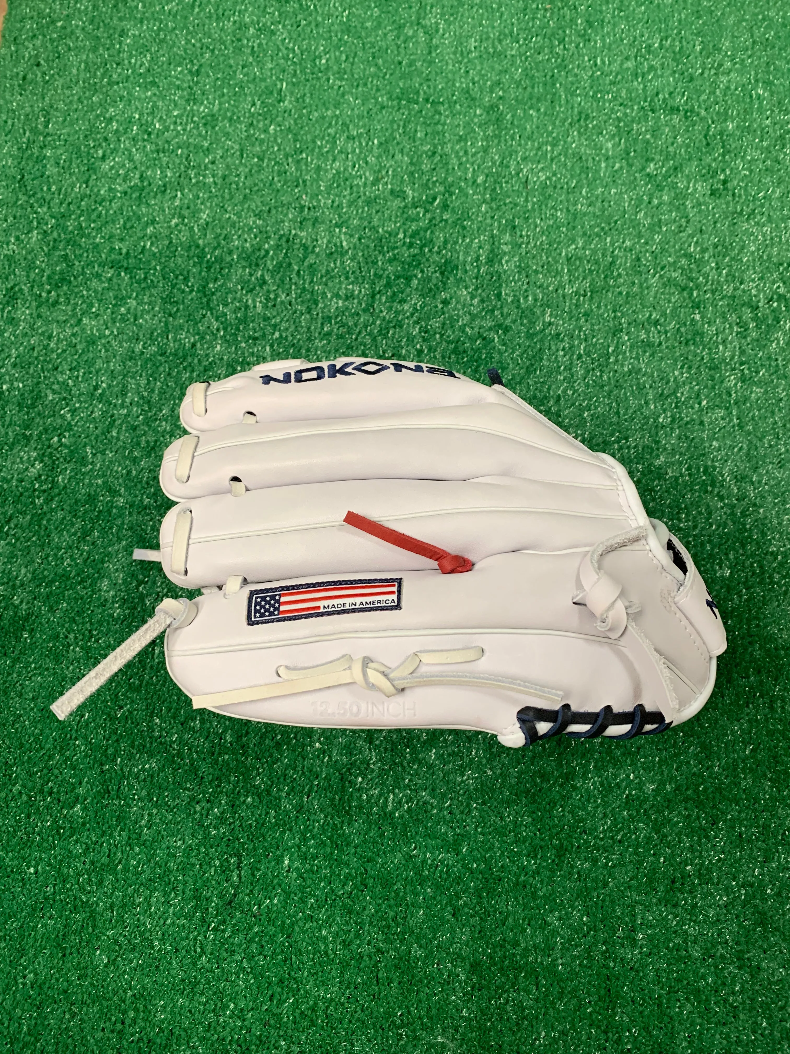Nokona American Kip™ 12.5" Fastpitch Glove - White